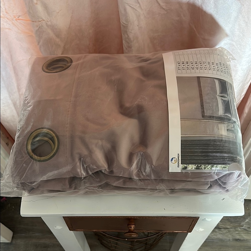 Elegant Home Velvet Blackout Curtain Set in Soft Purple/Mauve